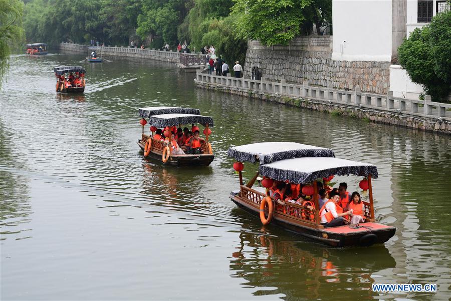 #CHINA-ANHUI-HOLIDAY-LEISURE-TOURISM (CN*)