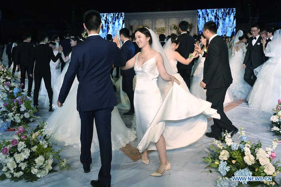 CHINA-ZHEJIANG-ZHEJIANG UNIVERSITY-GROUP WEDDING(CN) 