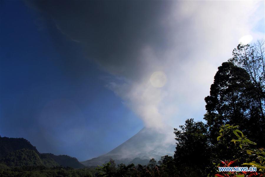INDONESIA-YOGYAKARTA-MOUNT MERAPI-ERUPTION