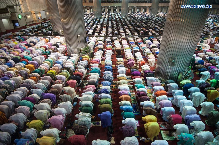 INDONESIA-JAKARTA-RAMADHAN-FIRST TARAWIH PRAY