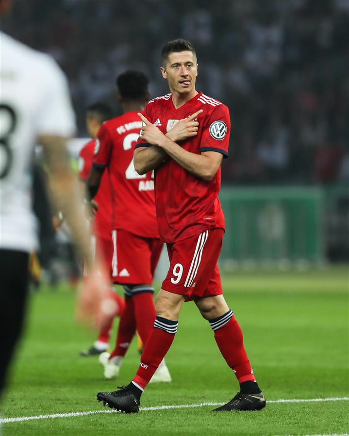 (SP)GERMANY-BERLIN-SOCCER-GERMAN CUP-BAYERN MUNICH VS FRANKFURT