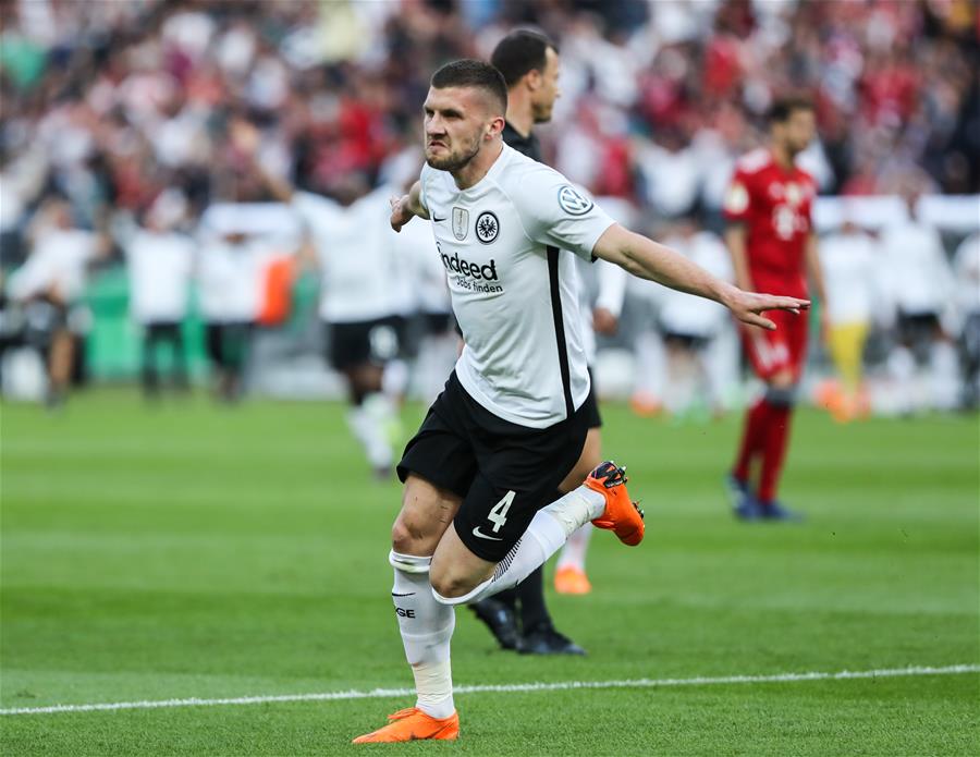 (SP)GERMANY-BERLIN-SOCCER-GERMAN CUP-BAYERN MUNICH VS FRANKFURT