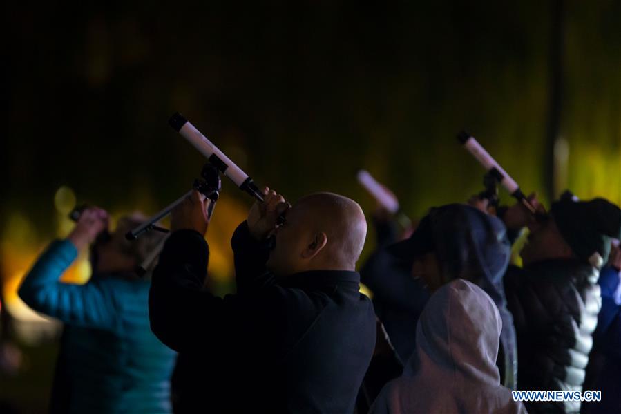 AUSTRALIA-CANBERRA-STARGAZERS-GUINNESS WORLD RECORD