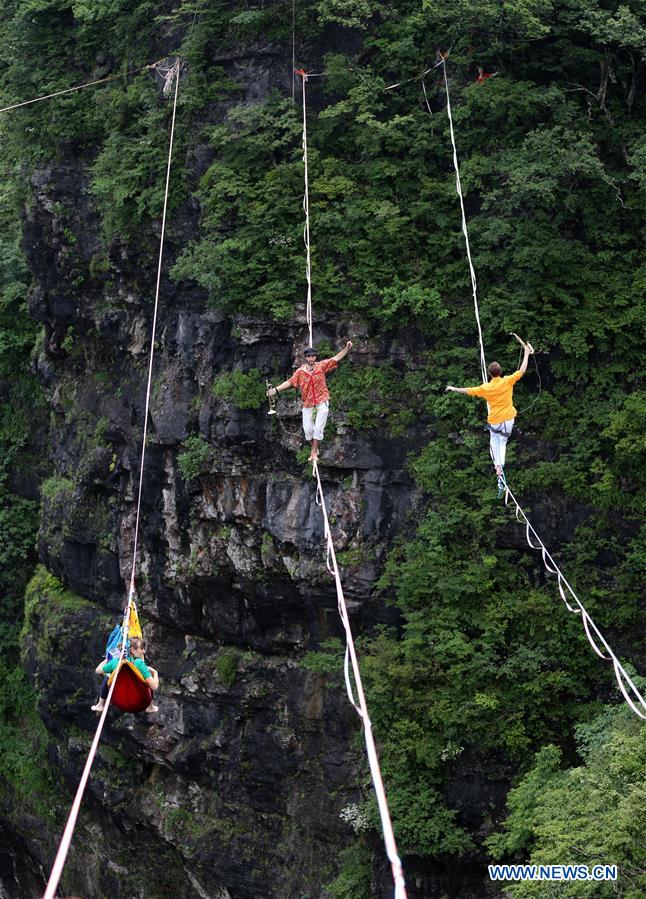 #CHINA-HUNAN-ZHANGJIAJIE-SKY CONCERT (CN)