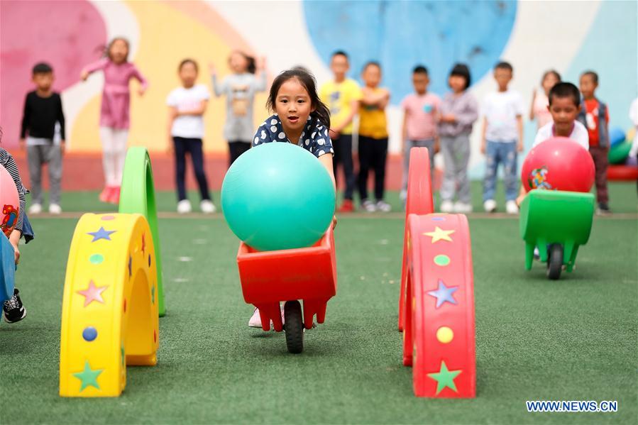 #CHINA-SHANDONG-QINGDAO-CHILDREN'S DAY-ACTIVITY (CN)