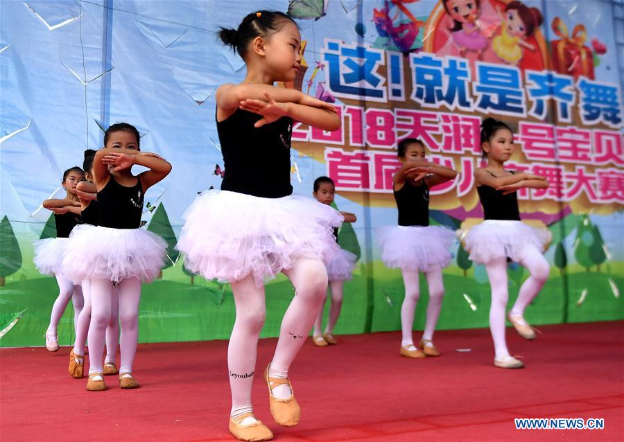 CHINA-GUANGXI-QINZHOU-CHILDREN'S DAY-DANCE(CN)