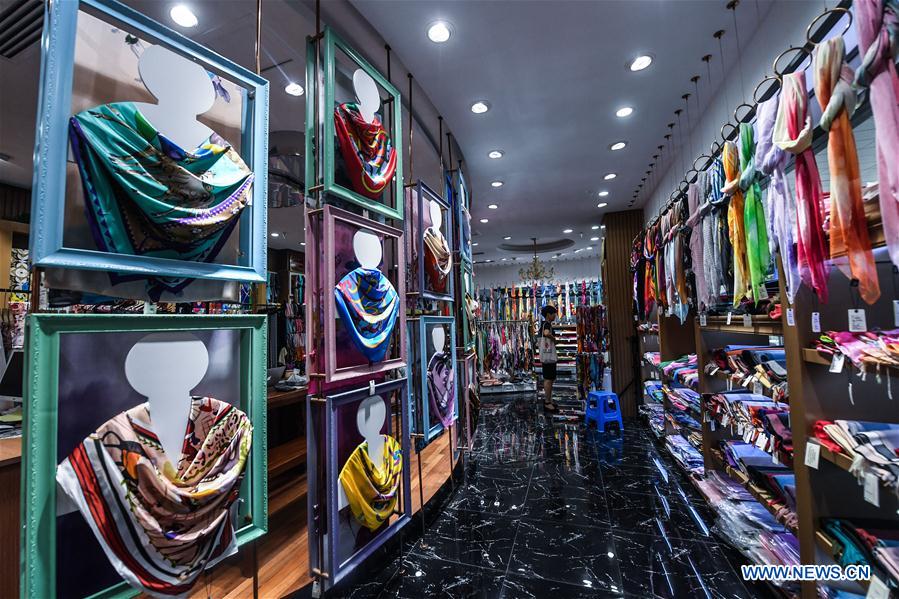 CHINA-ZHEJIANG-PUYUAN-TOWN-SWEATER(CN)