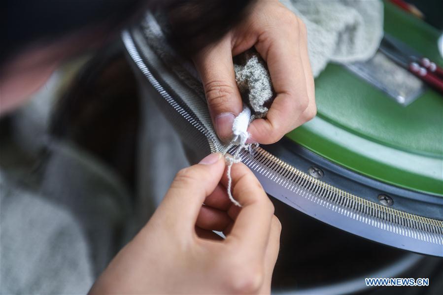 CHINA-ZHEJIANG-PUYUAN-TOWN-SWEATER(CN)