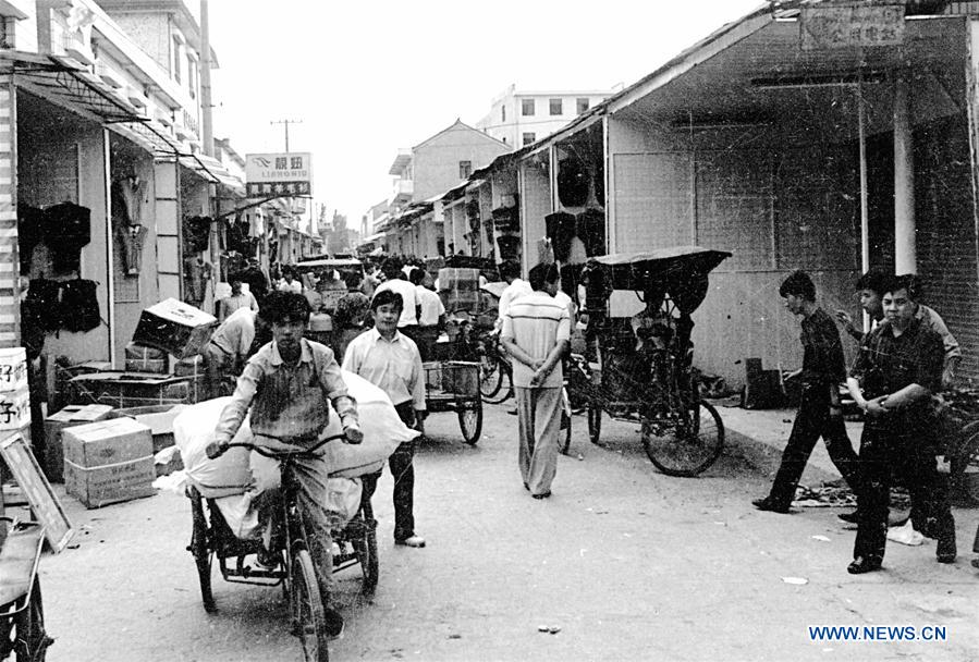 CHINA-ZHEJIANG-PUYUAN-TOWN-SWEATER(CN)