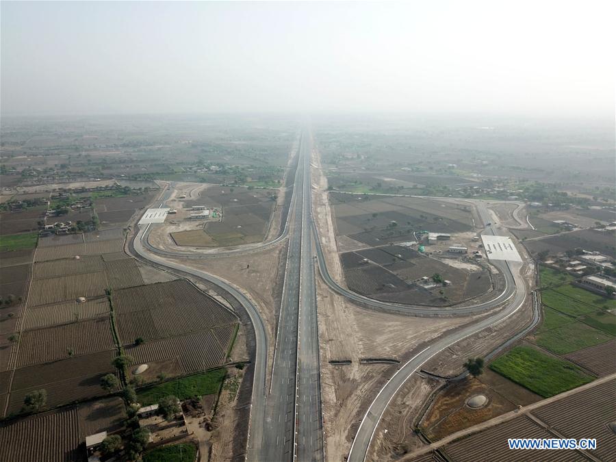 Xinhua Headlines: Economic corridor changes Pakistan's business, economic landscape