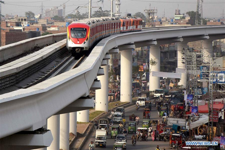 Xinhua Headlines: Economic corridor changes Pakistan's business, economic landscape