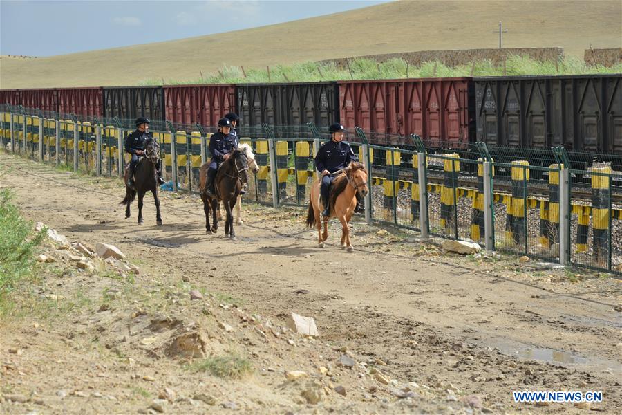 CHINA-INNER MONGOLIA-RAILROAD-MOUNTED POLICE (CN)