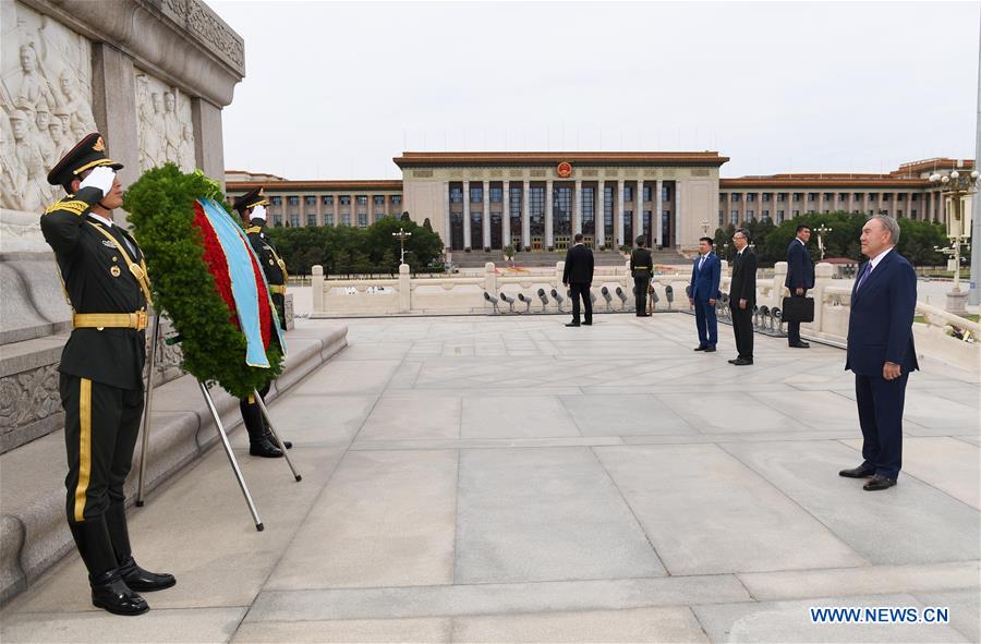 CHINA-BEIJING-KAZAKH PRESIDENT-MONUMENT-TRIBUTE (CN)