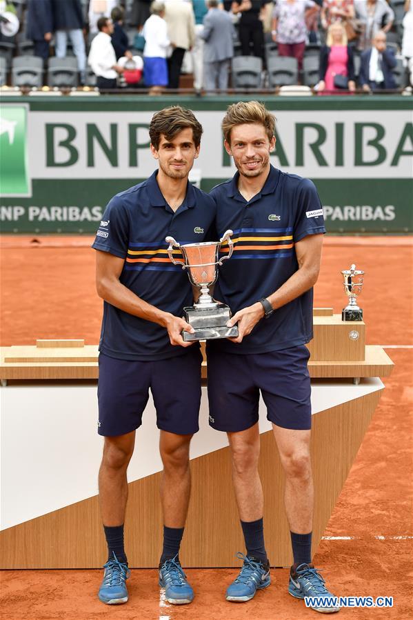 PierreHugues Herbert/Nicolas Mahut win men's doubles final at French