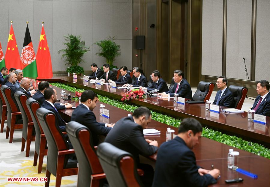 (SCO SUMMIT) CHINA-QINGDAO-XI JINPING-AFGHANISTAN-ASHRAF GHANI-MEETING (CN)