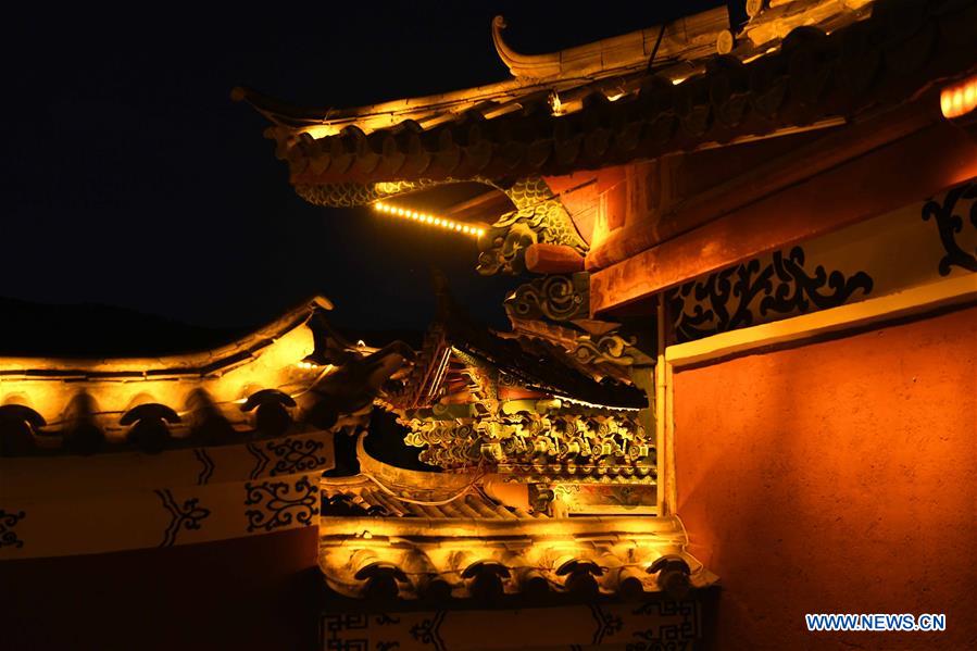 CHINA-YUNNAN-SHANGRI-LA-ANCIENT TOWN-NIGHT SCENERY (CN)