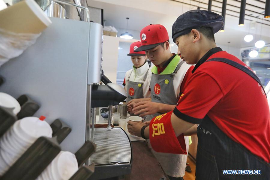 CHINA-GUIZHOU-BEVERAGE STALL-DEAF EMPLOYEES (CN)