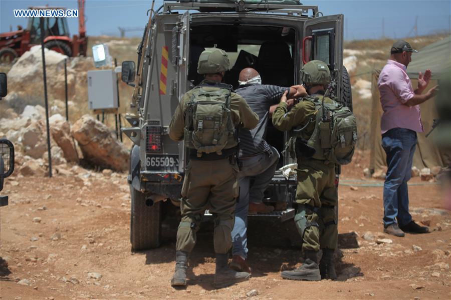 MIDEAST-HEBRON-MILITARY