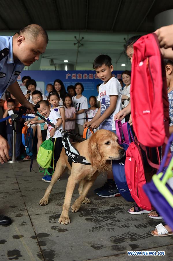 CHINA-GUANGZHOU-DRUG-SNIFFING DOGS (CN)