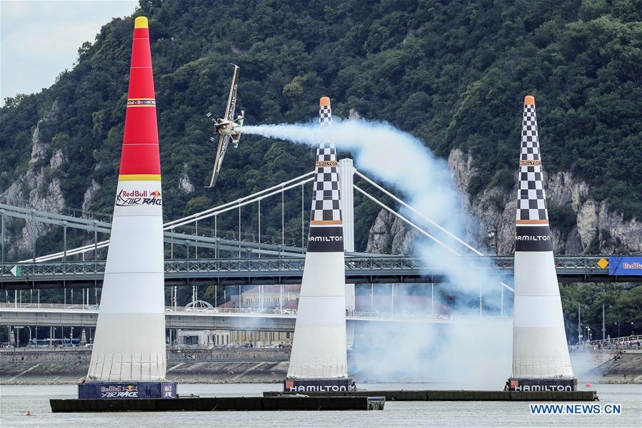 korruption tornado uformel Czech Martin Sonka wins Red Bull Air Race World Championship in Hungary -  Xinhua | English.news.cn
