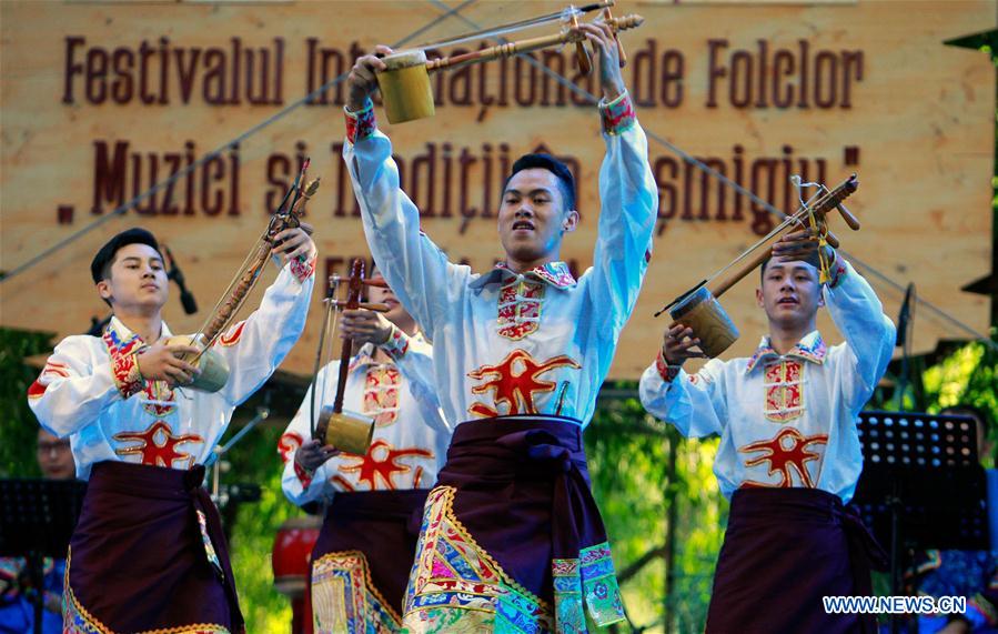 ROMANIA-BUCHAREST-FOLKLORE FESTIVAL-CHINA-YUNNAN-PERFORMANCE