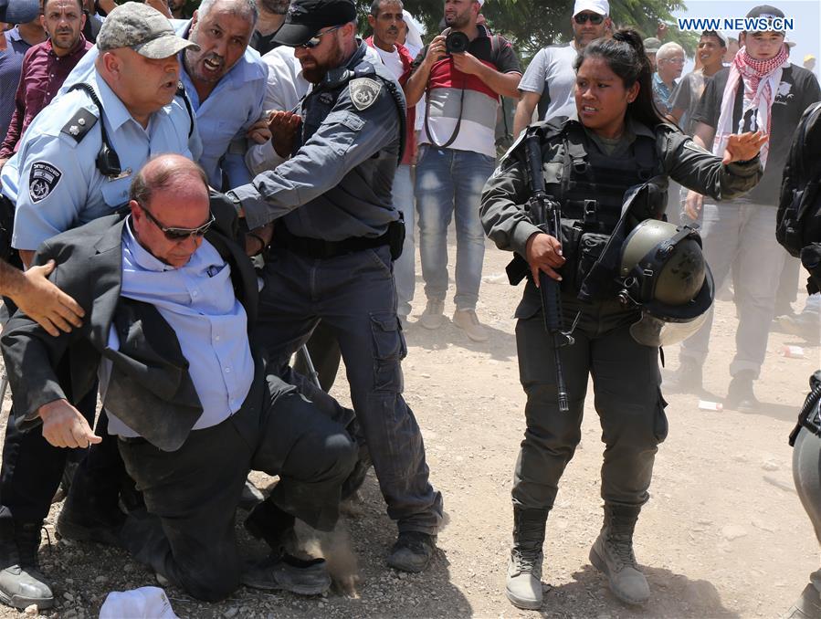 MIDEAST-EAST JERUSALEM-BEDOUIN VILLAGE-PROTEST