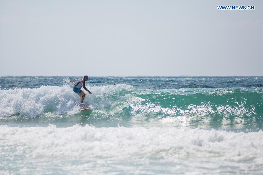 ISRAEL-TEL AVIV-SURFING