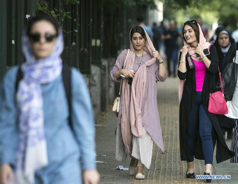 IRAN-TEHRAN-WOMEN-LIFE