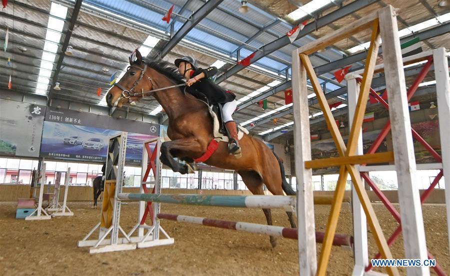 CHINA-JIANGXI-EQUESTRIANISM-RIDING SCHOOL-TEENAGER (CN)