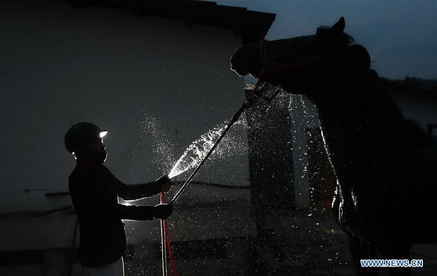 CHINA-JIANGXI-EQUESTRIANISM-RIDING SCHOOL-TEENAGER (CN)