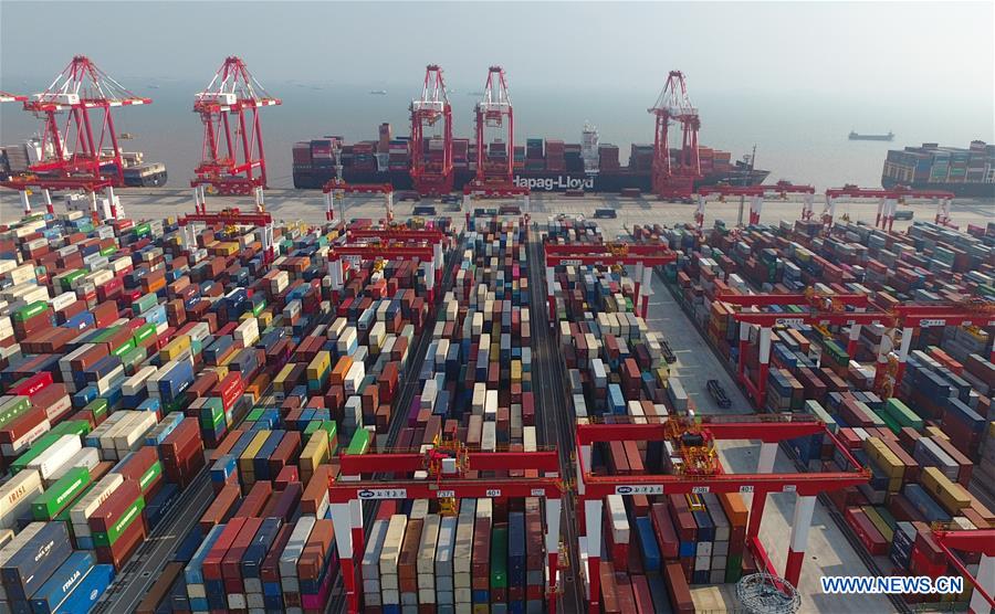 Xinhua Headlines: China's trade growth weathers U.S. tariff headwinds