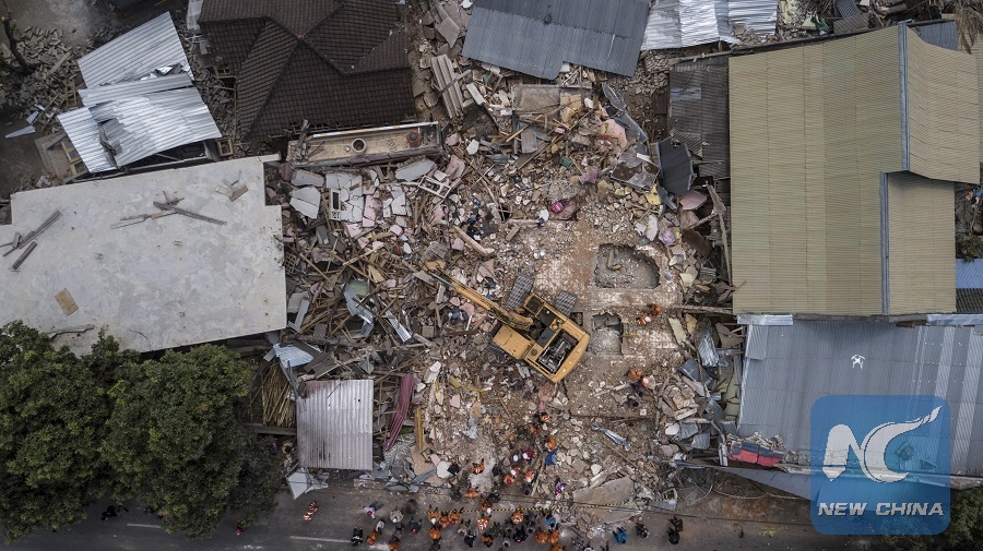 jured people in Indonesia's quake-hit Lombok h