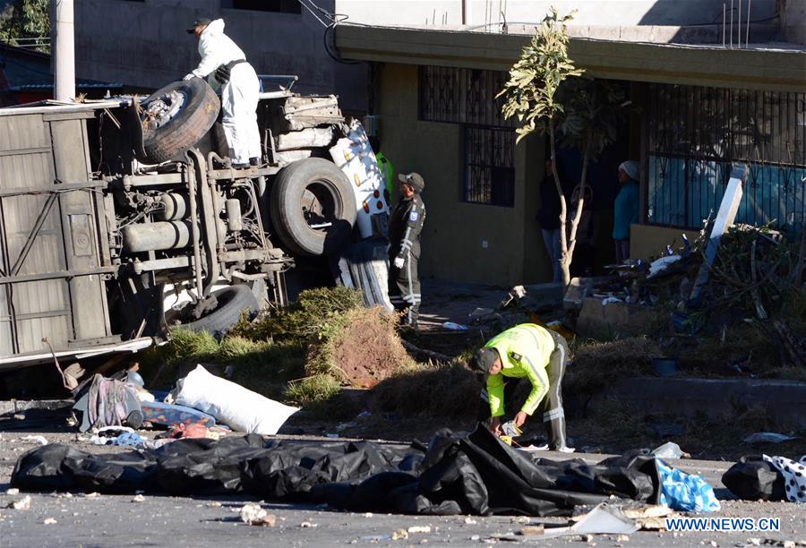 ECUADOR-QUITO-BUS ACCIDENT