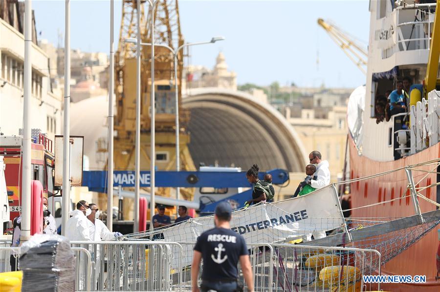 MALTA-SENGLEA-HUMANITARIAN VESSEL-MIGRANTS-DOCKING