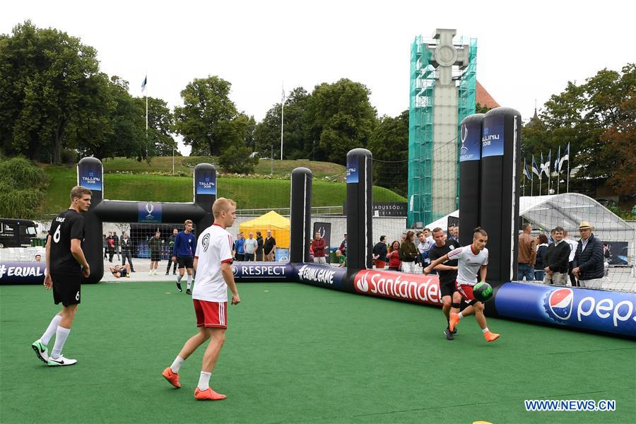 (SP)ESTONIA-TALLINN-FOOTBALL-UEFA SUPER CUP-FAN ZONE