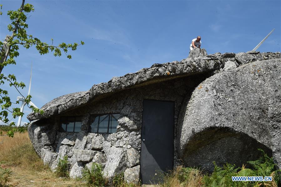 PORTUGAL-FAFI-STONE HOUSE