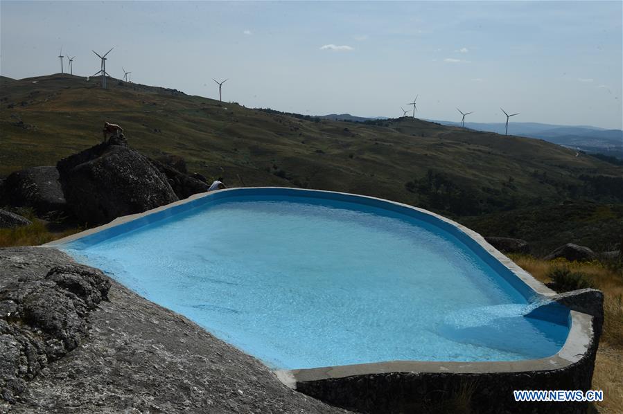 PORTUGAL-FAFI-STONE HOUSE
