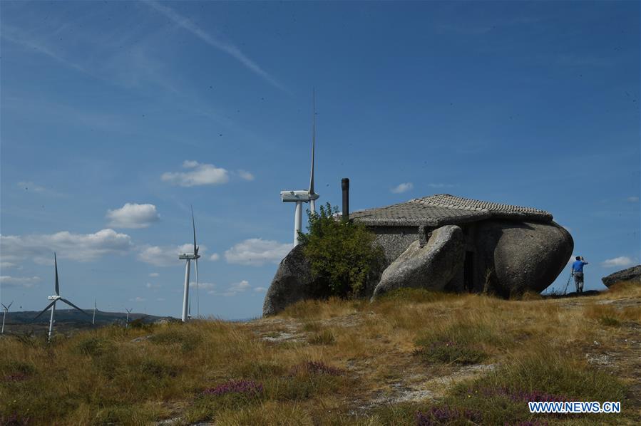 PORTUGAL-FAFI-STONE HOUSE