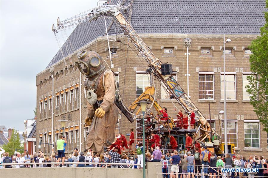 THE NETHERLANDS-LEEUWARDEN-GIANT MARIONETTES