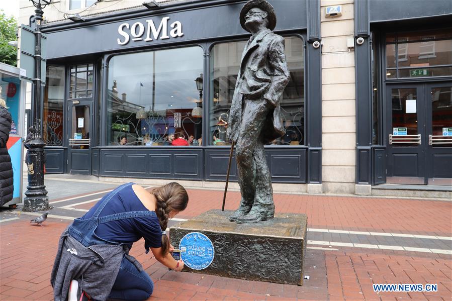 IRELAND-DUBLIN-TALKING STATUES