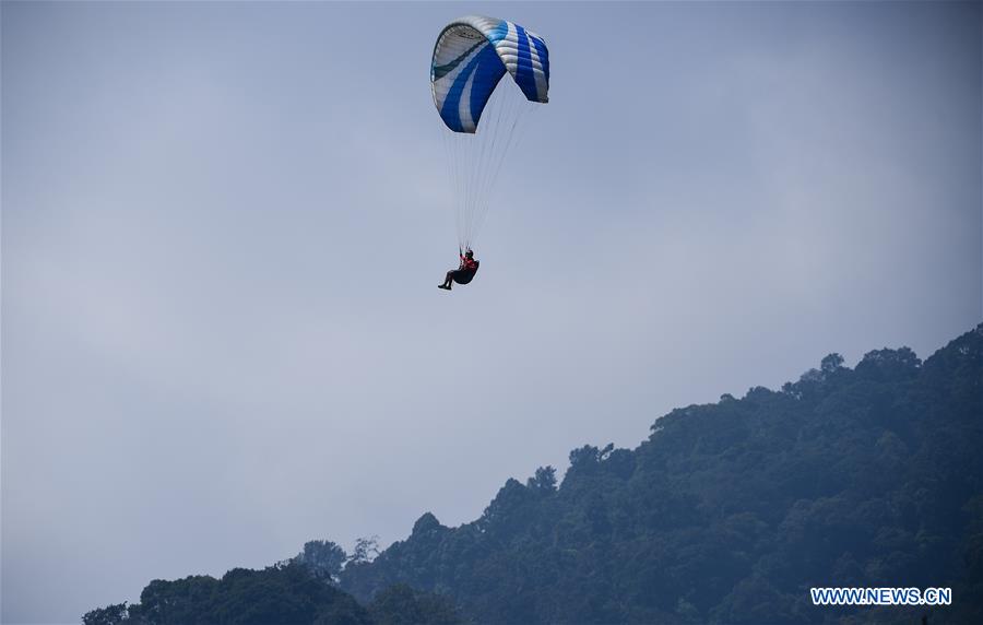 (SP)INDONESIA-JAKARTA-ASIAN GAMES-PARAGLIDING