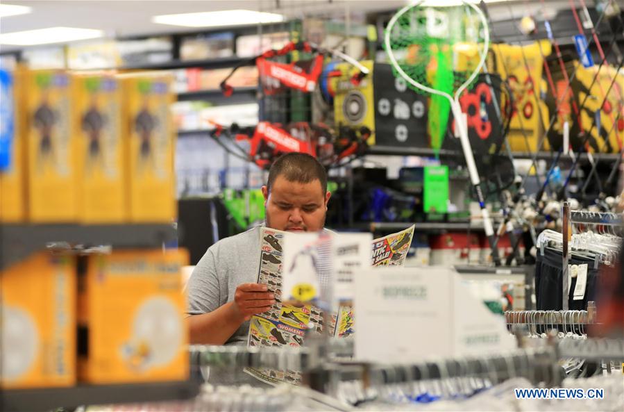 Xinhua Headlines: Americans refuse to live a "life of tariffs"