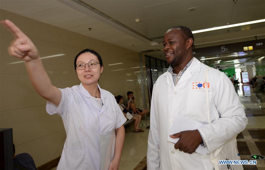 CHINA-XI'AN-MALAWIAN DOCTORS-MEDICAL TRAINING (CN)