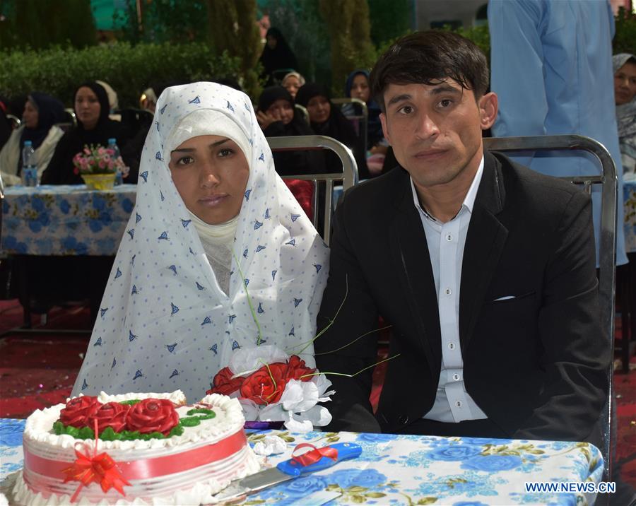 AFGHANISTAN-MAZAR-I-SHARIF-MASS WEDDING
