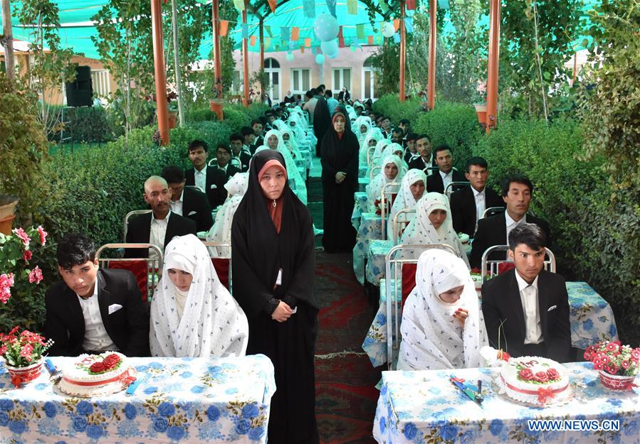 AFGHANISTAN-MAZAR-I-SHARIF-MASS WEDDING