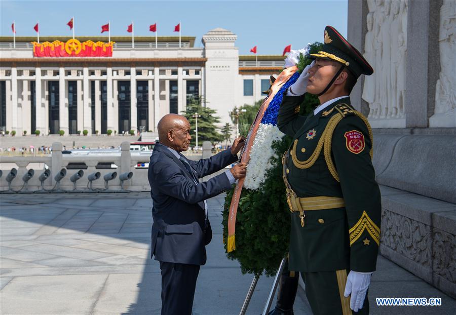 CHINA-BEIJING-LESOTHO'S PM-MONUMENT-TRIBUTE (CN)