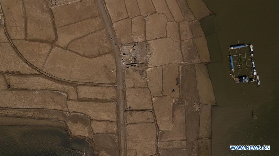 INDONESIA-WEST JAVA-SUMEDANG-DRY SEASON IN JATIGEDE RESERVOIR