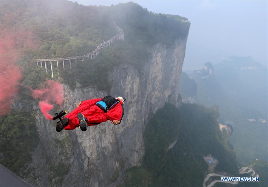#CHINA-HUNAN-ZHANGJIAJIE-WINGSUIT FLYING (CN)