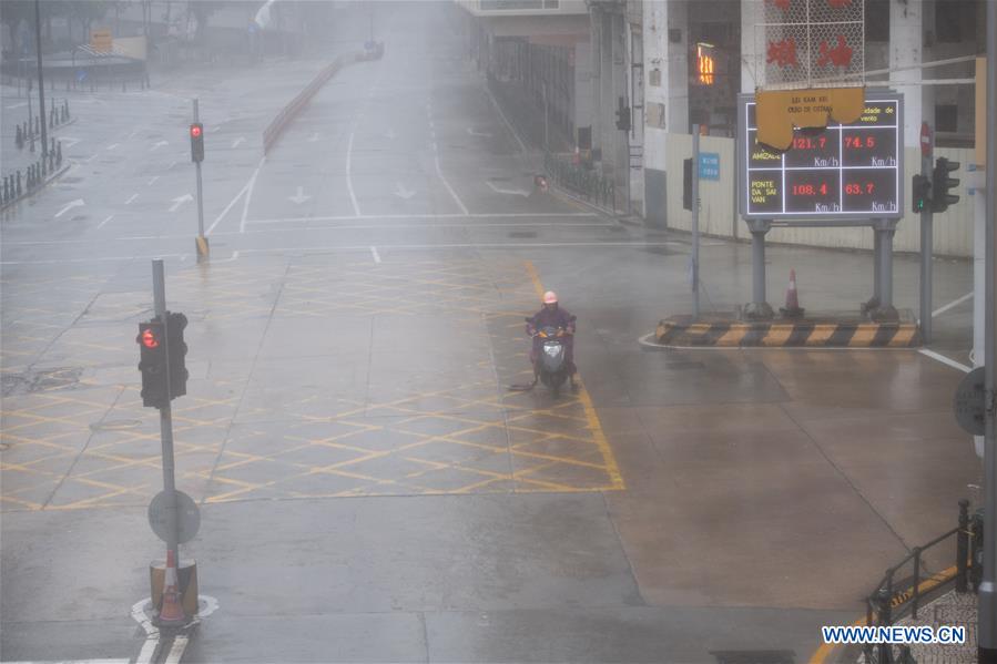 CHINA-MACAO-MANGKHUT-TYPHOON SIGNAL(CN)