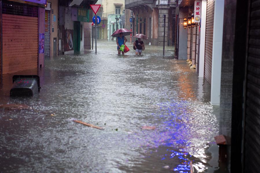 CHINA-MACAO-MANGKHUT-TYPHOON SIGNAL (CN)